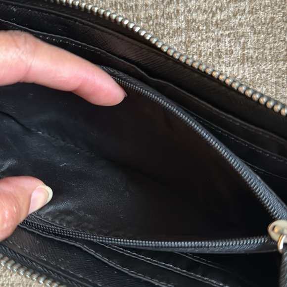 Coach L shape zip closure wallet - Picture 7 of 9